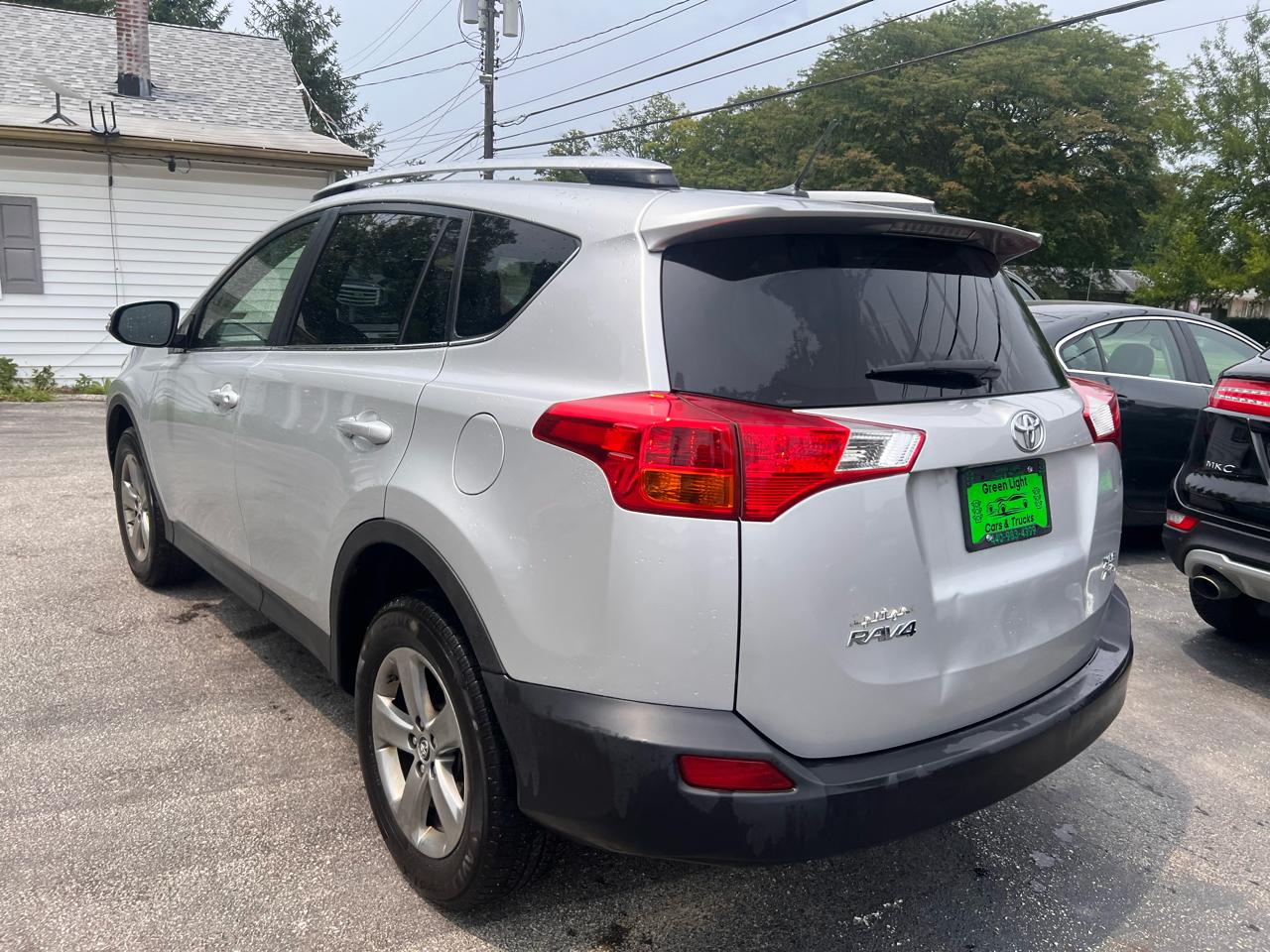 Toyota RAV4 AWD 4dr XLE (Natl) 2015