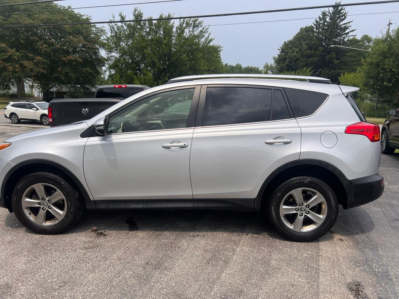 Toyota RAV4 AWD 4dr XLE (Natl) 2015