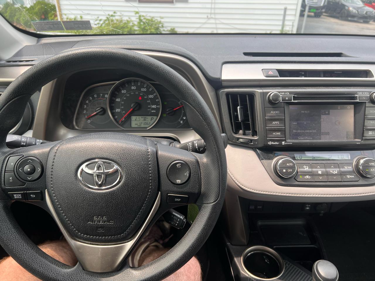 Toyota RAV4 AWD 4dr XLE (Natl) 2015