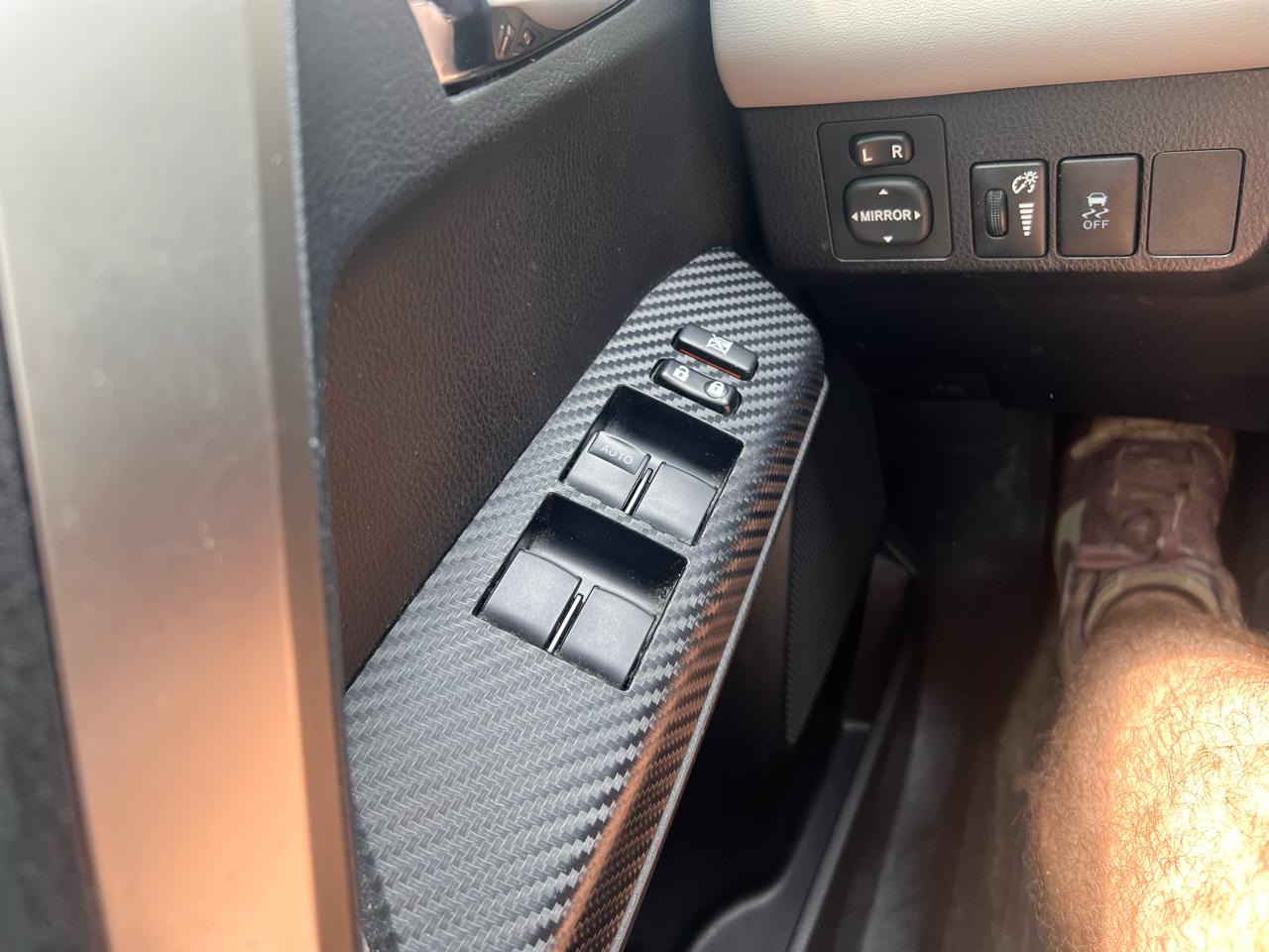 Toyota RAV4 AWD 4dr XLE (Natl) 2015