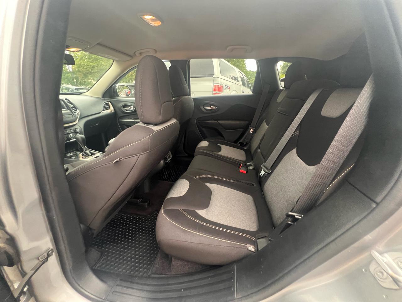 Jeep Cherokee 4WD 4dr Sport 2016