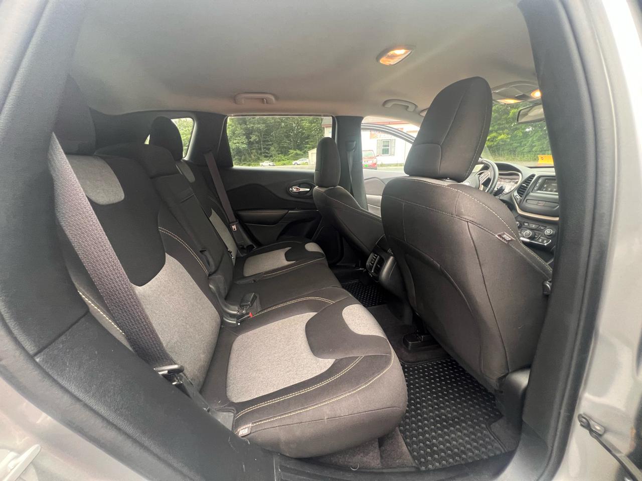 Jeep Cherokee 4WD 4dr Sport 2016