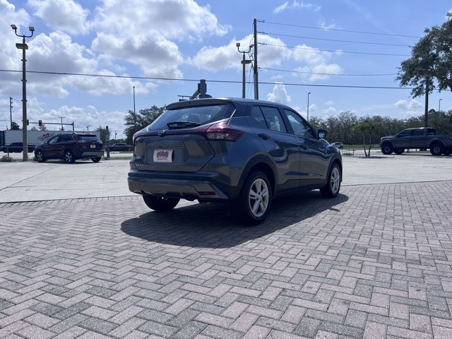 2024 Nissan Kicks S photo 2
