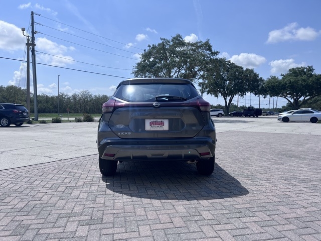 2024 Nissan Kicks S photo 3