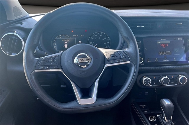 Nissan Kicks SV FWD 2024