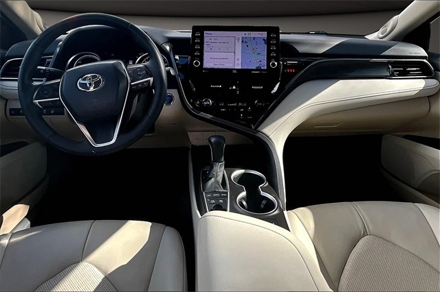 Toyota Camry Hybrid XLE CVT (Natl) 2022