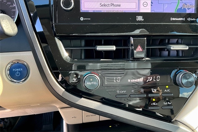 Toyota Camry Hybrid XLE CVT (Natl) 2022