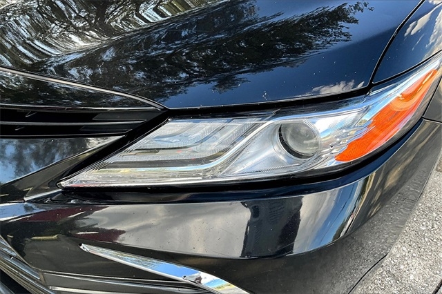 Toyota Camry Hybrid XLE CVT (Natl) 2022