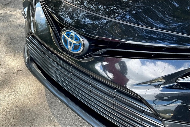 Toyota Camry Hybrid XLE CVT (Natl) 2022