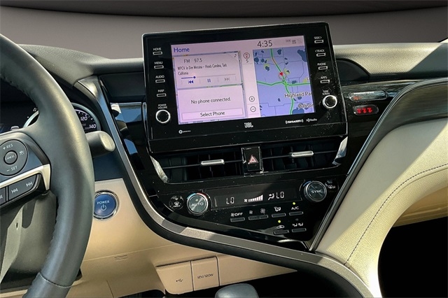 Toyota Camry Hybrid XLE CVT (Natl) 2022