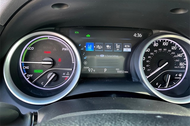 Toyota Camry Hybrid XLE CVT (Natl) 2022