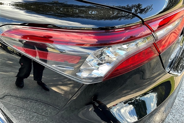 Toyota Camry Hybrid XLE CVT (Natl) 2022