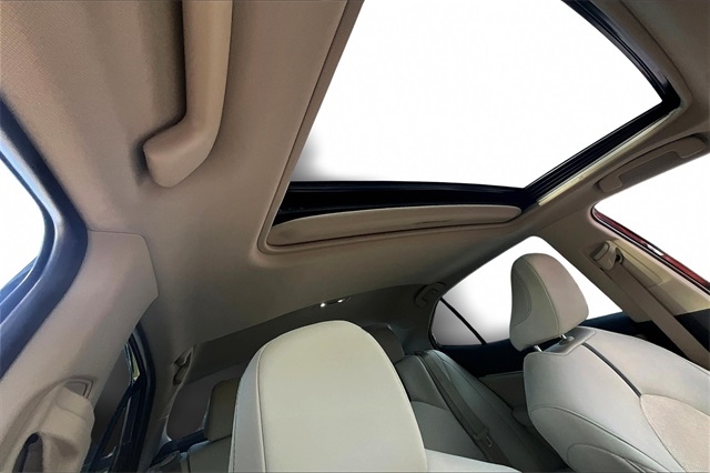 Toyota Camry Hybrid XLE CVT (Natl) 2022