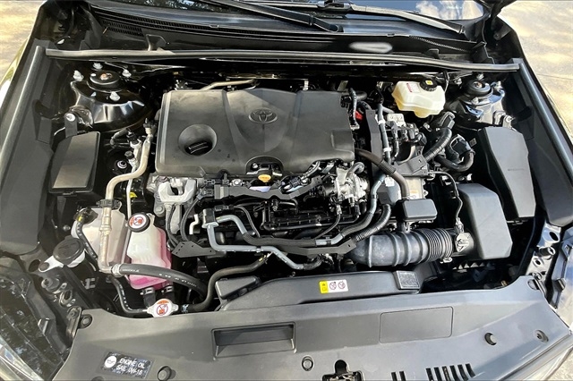 Toyota Camry Hybrid XLE CVT (Natl) 2022