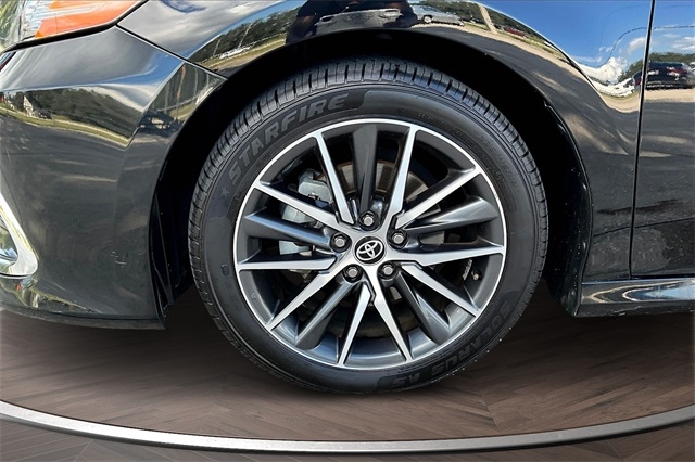 Toyota Camry Hybrid XLE CVT (Natl) 2022