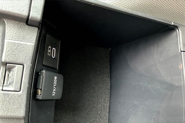 Toyota Corolla LE CVT (Natl) 2024