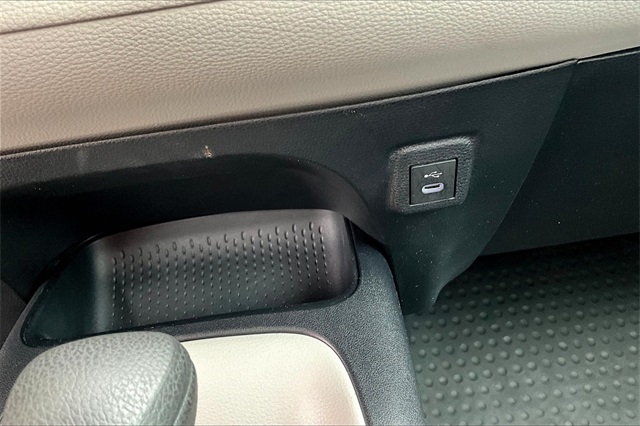 Toyota Corolla LE CVT (Natl) 2024