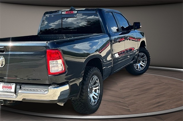 RAM 1500 Big Horn 4x4 Quad Cab 6'4" Box 2021