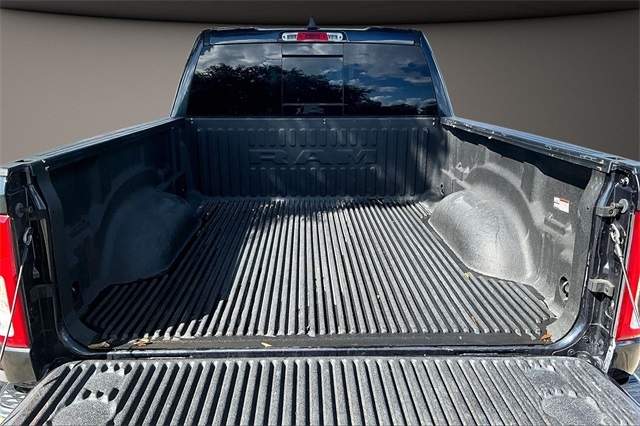 RAM 1500 Big Horn 4x4 Quad Cab 6'4" Box 2021