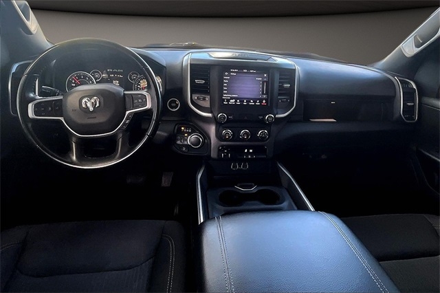 RAM 1500 Big Horn 4x4 Quad Cab 6'4" Box 2021