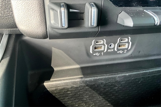 RAM 1500 Big Horn 4x4 Quad Cab 6'4" Box 2021