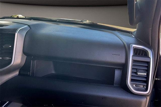 RAM 1500 Big Horn 4x4 Quad Cab 6'4" Box 2021