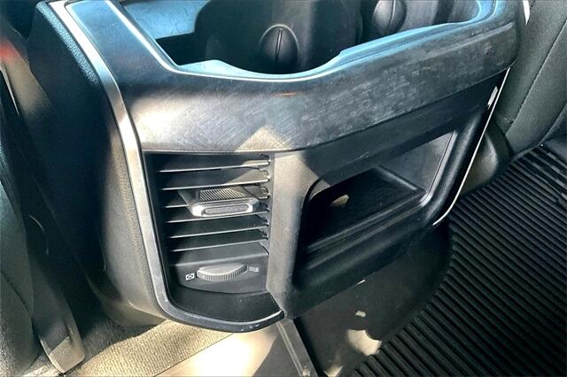 RAM 1500 Big Horn 4x4 Quad Cab 6'4" Box 2021