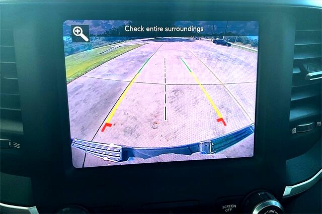 RAM 1500 Big Horn 4x4 Quad Cab 6'4" Box 2021