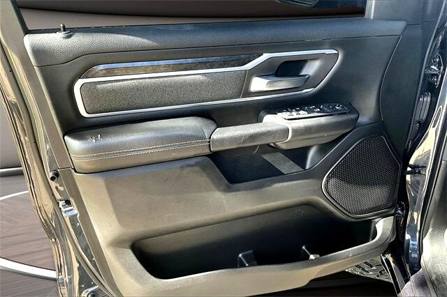 RAM 1500 Big Horn 4x4 Quad Cab 6'4" Box 2021