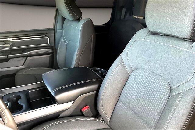 RAM 1500 Big Horn 4x4 Quad Cab 6'4" Box 2021