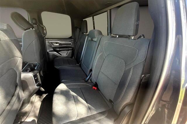 RAM 1500 Big Horn 4x4 Quad Cab 6'4" Box 2021