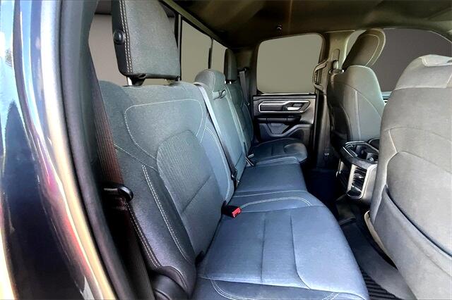 RAM 1500 Big Horn 4x4 Quad Cab 6'4" Box 2021