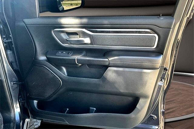 RAM 1500 Big Horn 4x4 Quad Cab 6'4" Box 2021