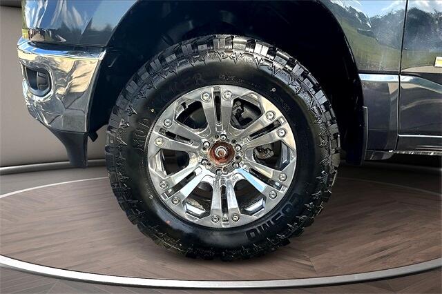 RAM 1500 Big Horn 4x4 Quad Cab 6'4" Box 2021