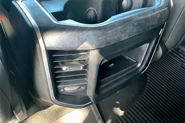 RAM 1500 Big Horn 4x4 Quad Cab 6'4" Box 2021