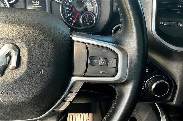 RAM 1500 Big Horn 4x4 Quad Cab 6'4" Box 2021