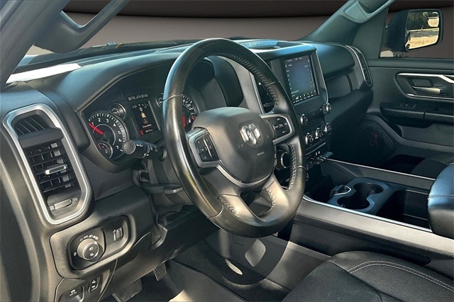 RAM 1500 Big Horn 4x4 Quad Cab 6'4" Box 2021