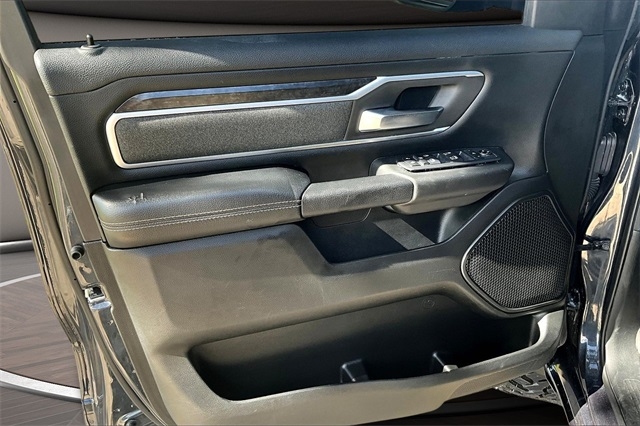 RAM 1500 Big Horn 4x4 Quad Cab 6'4" Box 2021