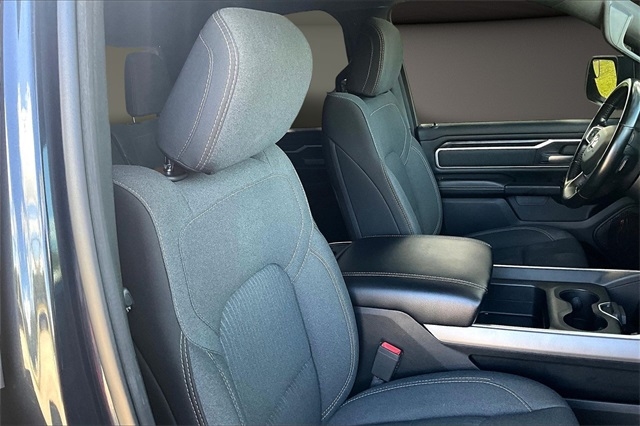 RAM 1500 Big Horn 4x4 Quad Cab 6'4" Box 2021