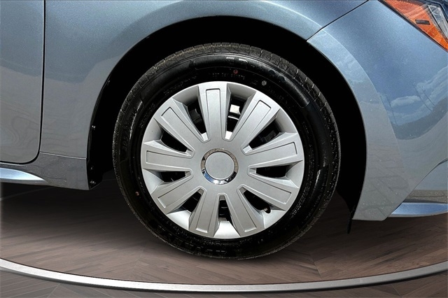 Toyota Corolla LE CVT (Natl) 2024