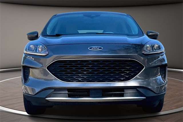 2021 Ford Escape SE's photo