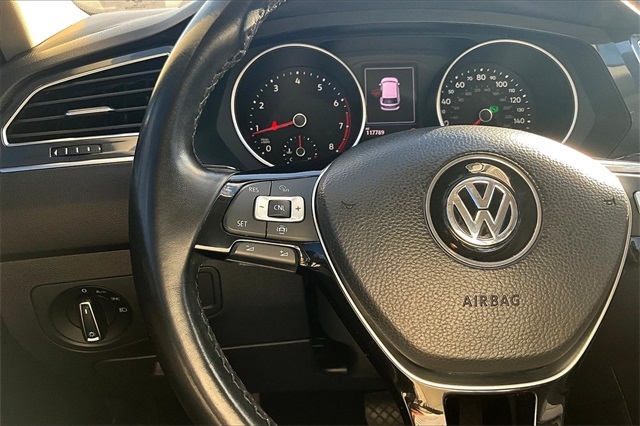 Volkswagen Tiguan 2.0T SEL R-Line Black FWD 2019