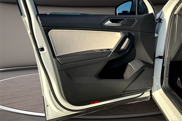 Volkswagen Tiguan 2.0T SEL R-Line Black FWD 2019