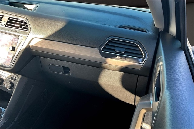 Volkswagen Tiguan 2.0T SEL R-Line Black FWD 2019