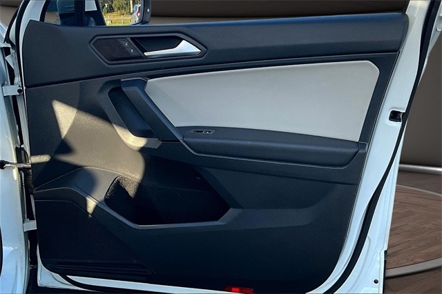 Volkswagen Tiguan 2.0T SEL R-Line Black FWD 2019