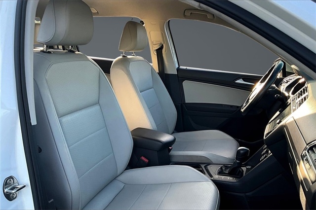 Volkswagen Tiguan 2.0T SEL R-Line Black FWD 2019