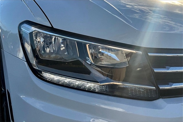 Volkswagen Tiguan 2.0T SEL R-Line Black FWD 2019