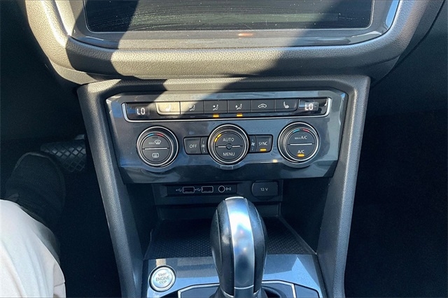 Volkswagen Tiguan 2.0T SEL R-Line Black FWD 2019