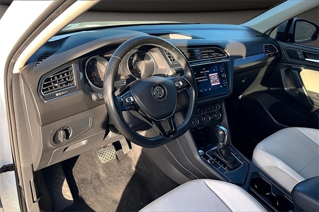 Volkswagen Tiguan 2.0T SEL R-Line Black FWD 2019