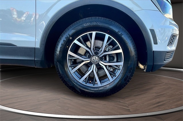 Volkswagen Tiguan 2.0T SEL R-Line Black FWD 2019